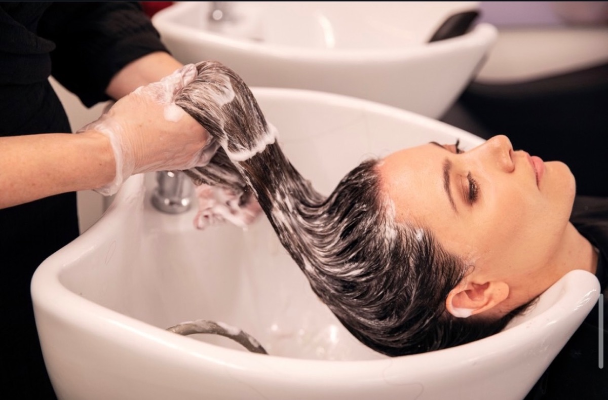 Wasmassage bij de wasbak