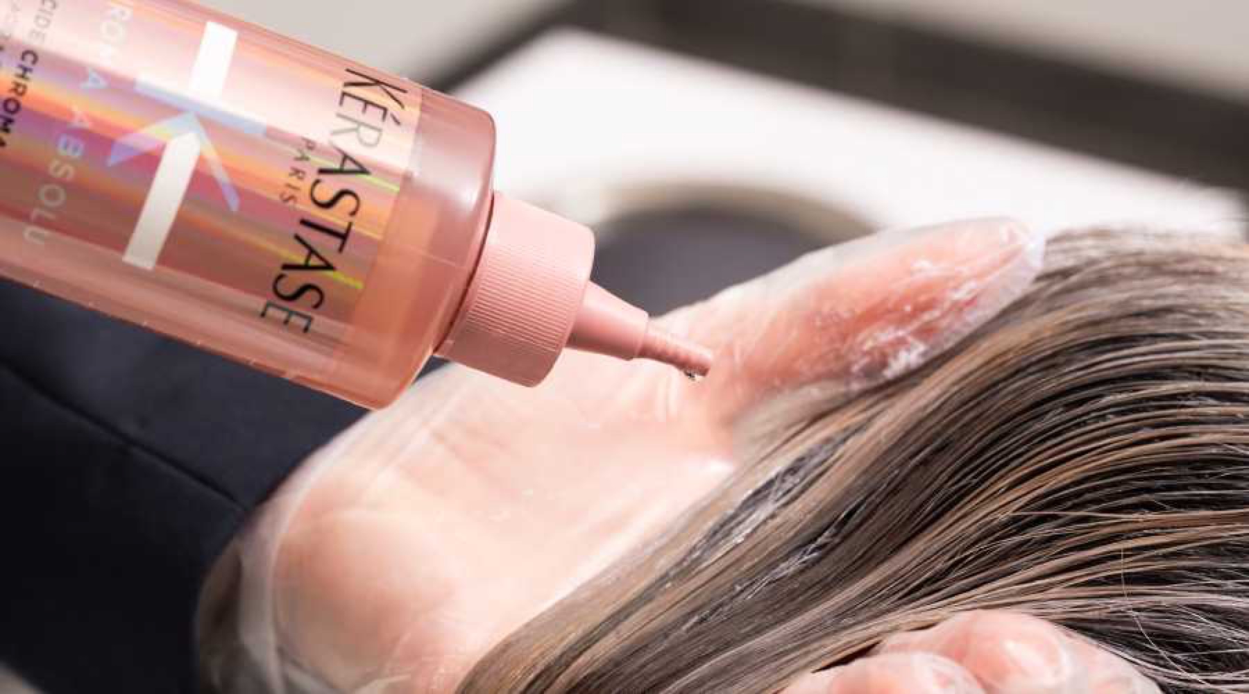 Kleurbehandeling in de salon